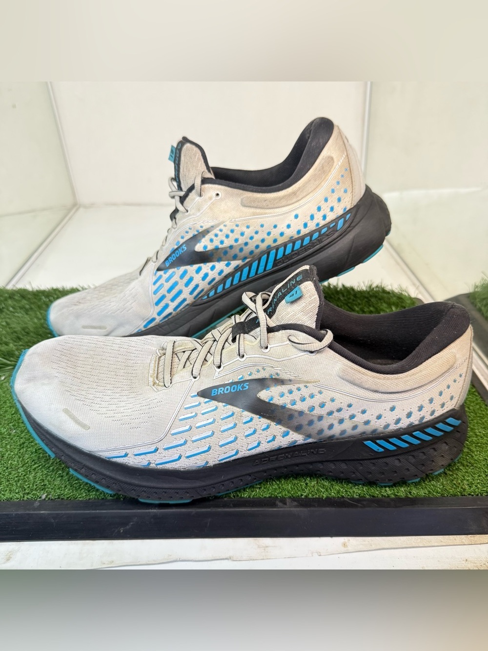 Brooks Adrenaline 21 Men's Size 14 D (Medium) Running Shoes Gray